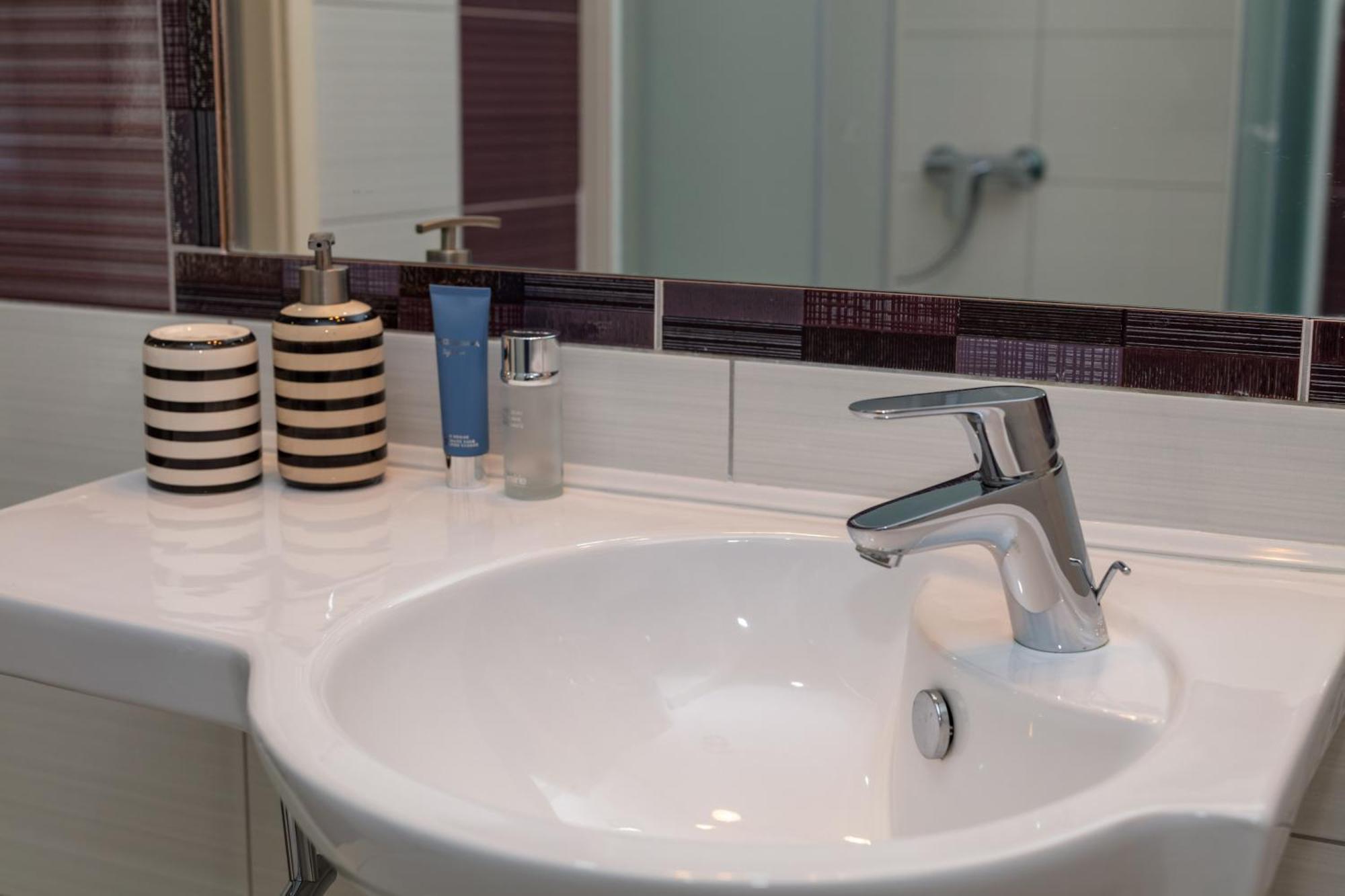 Apartments Bubalo Omiš Екстериор снимка