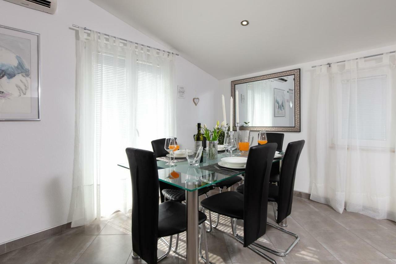 Apartments Bubalo Omiš Екстериор снимка