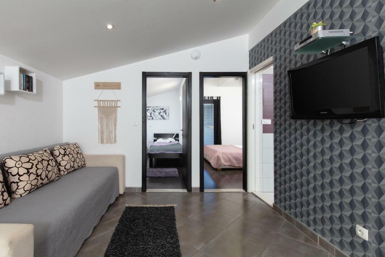 Apartments Bubalo Omiš Екстериор снимка